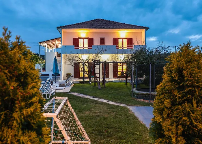 Holiday Home Sinj With A Fireplace 417
