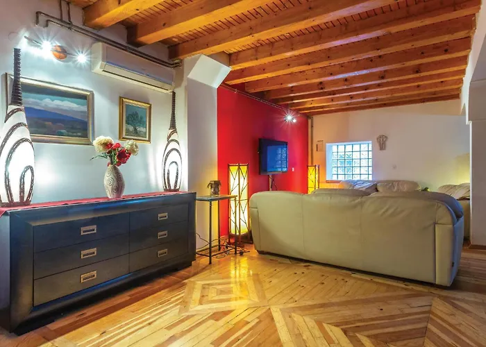 Beautiful Home In Sinj