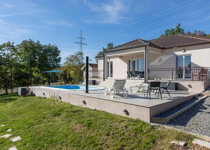 Stunning Home In Sinj
